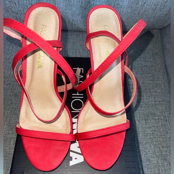 Fashion Nova No Obligation Heel - Red - Picture 1 of 9